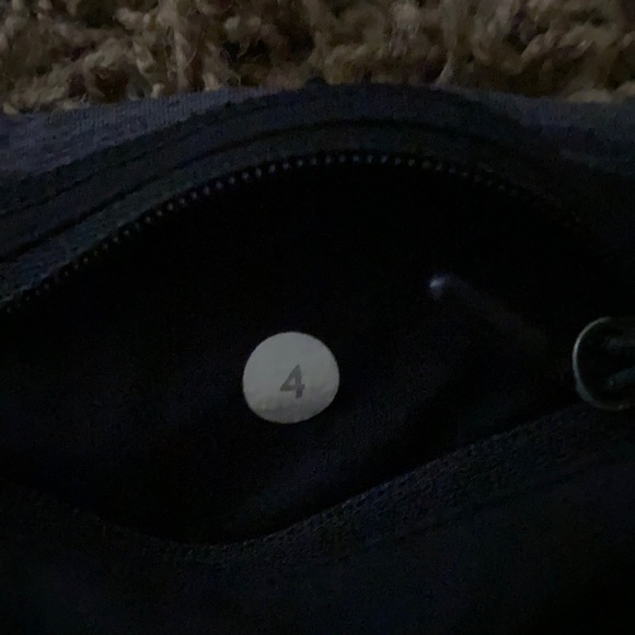 GREY LULULEMON SPEED UPS 4”// SIZE 4 - Picture 3 of 6